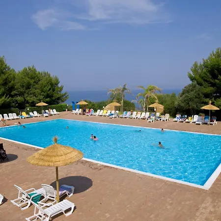 Villaggio L'oasi 4*