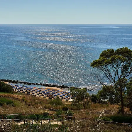 Villaggio L'oasi 4*