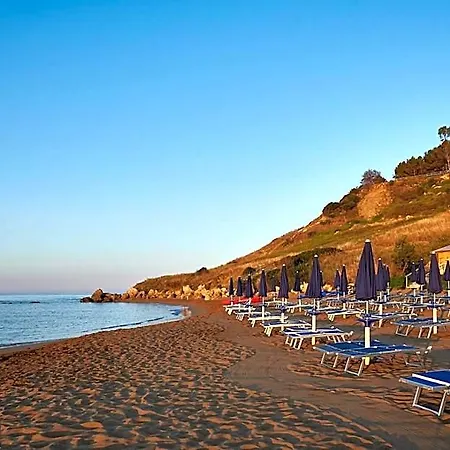 Villaggio L'oasi 4*