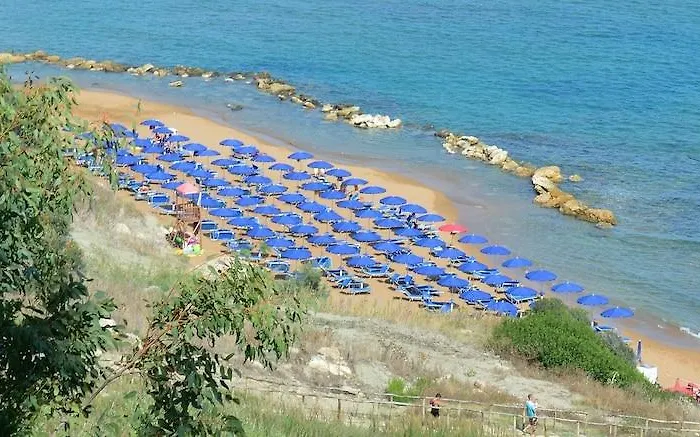 מלון Villaggio L'oasi