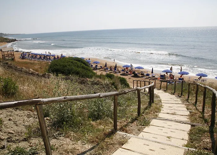 מלון Villaggio L'oasi