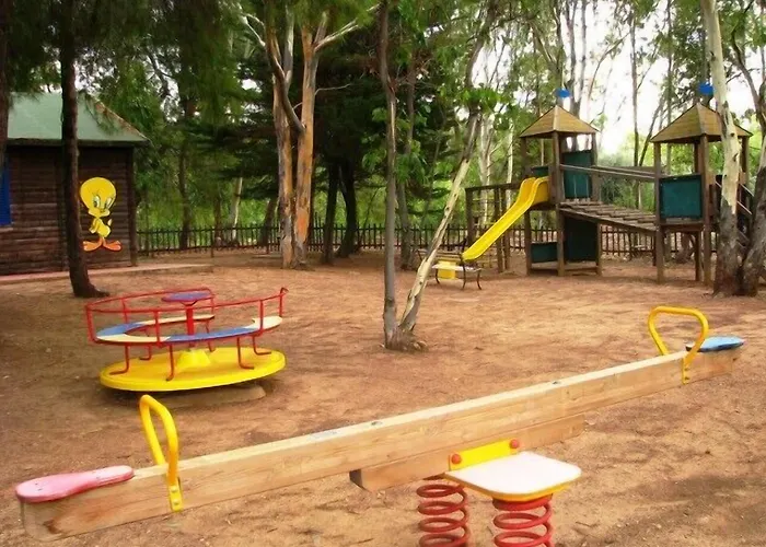 מלון Villaggio L'oasi 4*