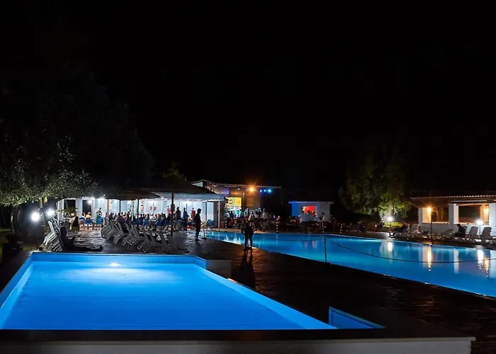 מלון Villaggio L'oasi