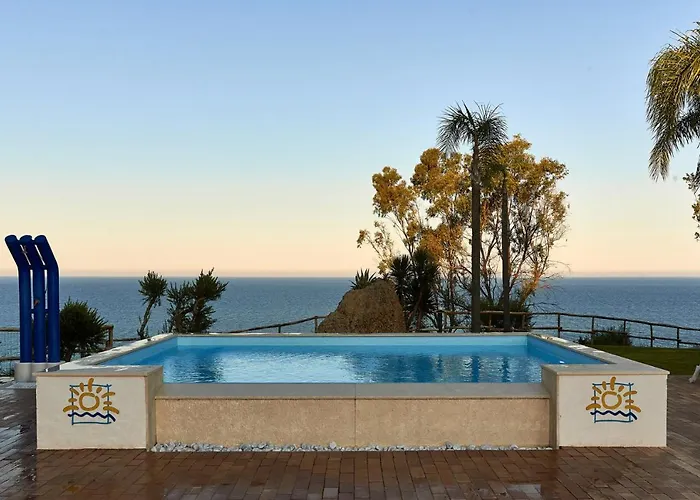 Villaggio L'oasi מלון 4*